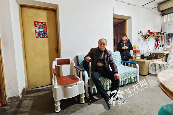 04——王新祥家里进行了适老化改造。华龙网-新重庆客户端记者 石涛 摄