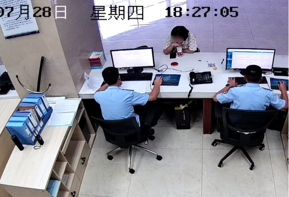 0报警人谭女士讲述被骗经过。重庆高新区警方供图