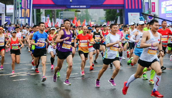 2022重庆长嘉汇半程马拉松将于11月6日开跑。主办方供图