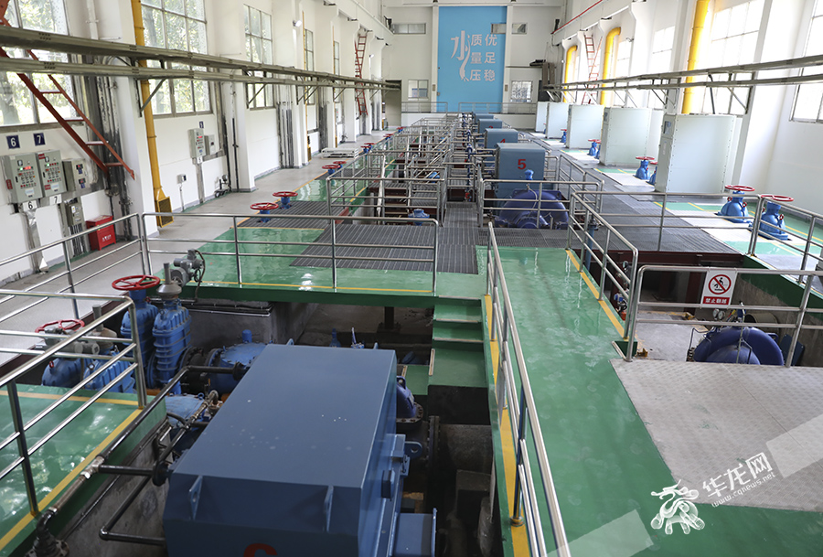 自來水工藝流程有取水、制水和送水。華龍網-新重慶客戶端 首席記者 李文科 攝