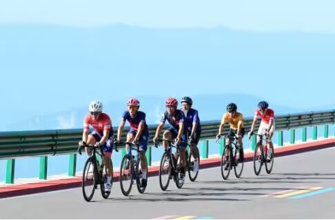 2023年度自行車邀請賽現場圖。 活動主辦方供圖
