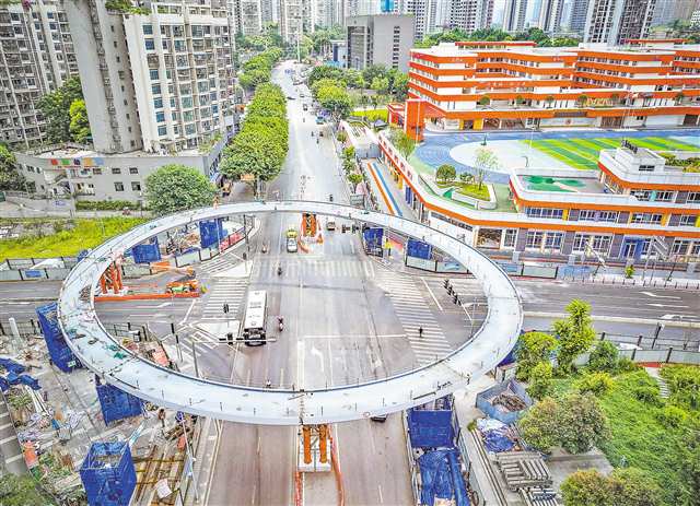 新建人行天桥 方便市民出行-新华网重庆频道