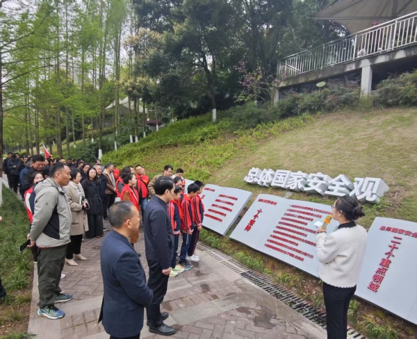 宣讲团参观主题公园。荣昌区委宣传部供图