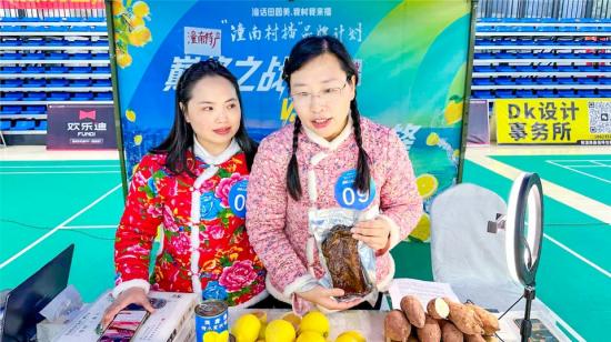 双江直播达人推广潼南农特产品。