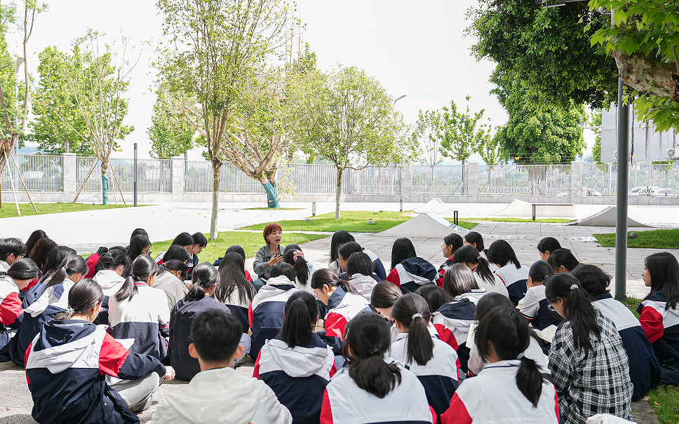 名师领读+新馆启新:西南大学附中读书日解锁书香育人新方式 - 新华网客户端