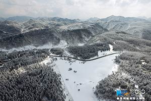 航拍：重庆武隆雪满大地