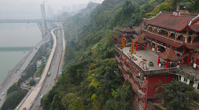 【飞“阅”中国】与繁华对望 藏在闹市里的“悬空观”