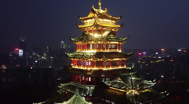 【“飞阅”中国】魔幻重庆的“魔幻楼阁” 宛如城市里的天上宫阙