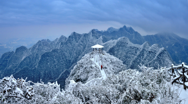 【“飞阅”中国】山城一夜白了头 这波雪景大片请查收