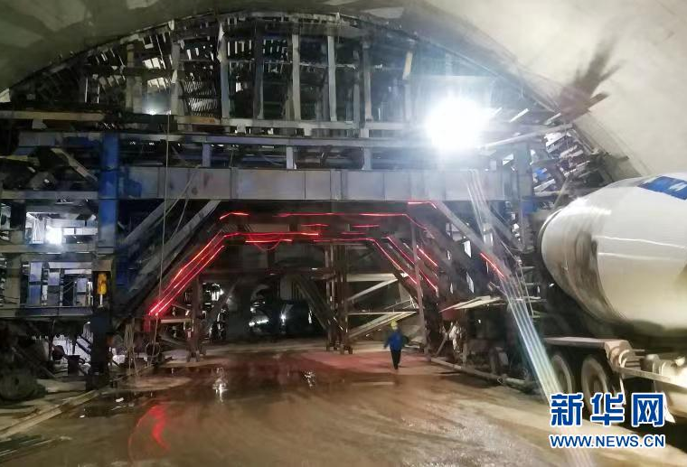 重慶鐵路樞紐東環線最長隧道順利完工