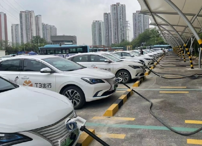 今年内重庆中心城区公交站场充电桩将达1271个
