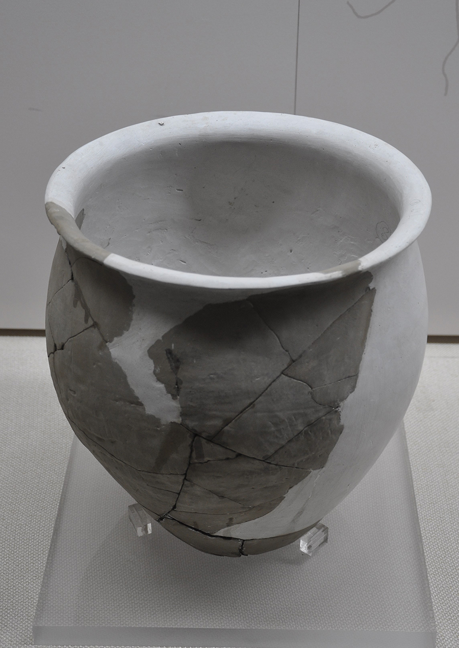雲陽大地坪遺址出土的新石器時期陶罐。（藏于雲陽縣博物館）