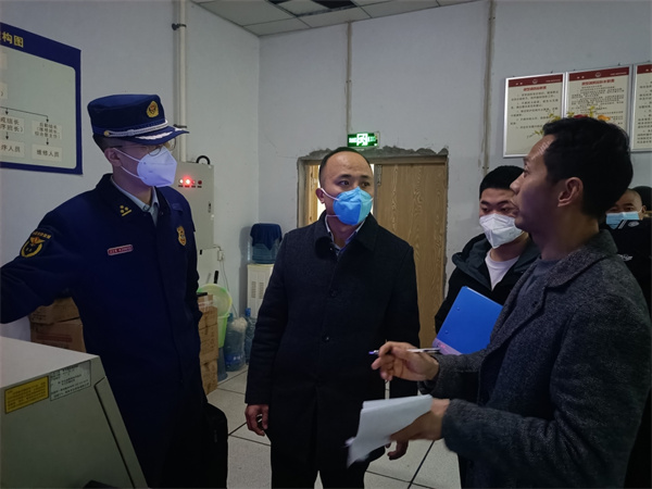 奉节县多部门联合检查商场市场消防安全