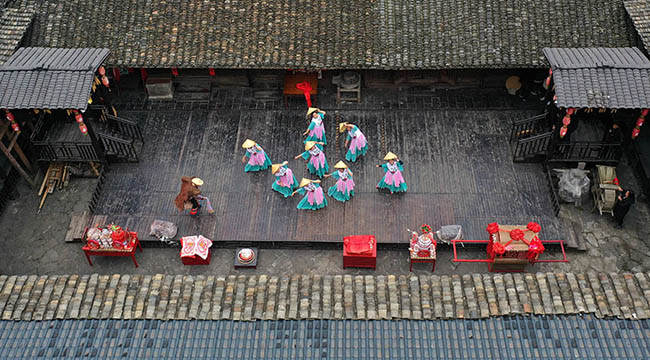 【新春走基層】重慶傳統村落載歌載舞過大年