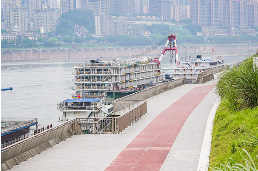 重庆渝中：8公里长滨岸线亲水步道整体贯通