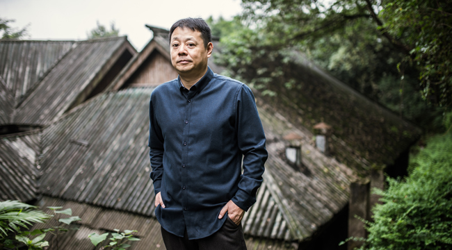 【重庆文化故事】一个写“草根”人物的畅销作家