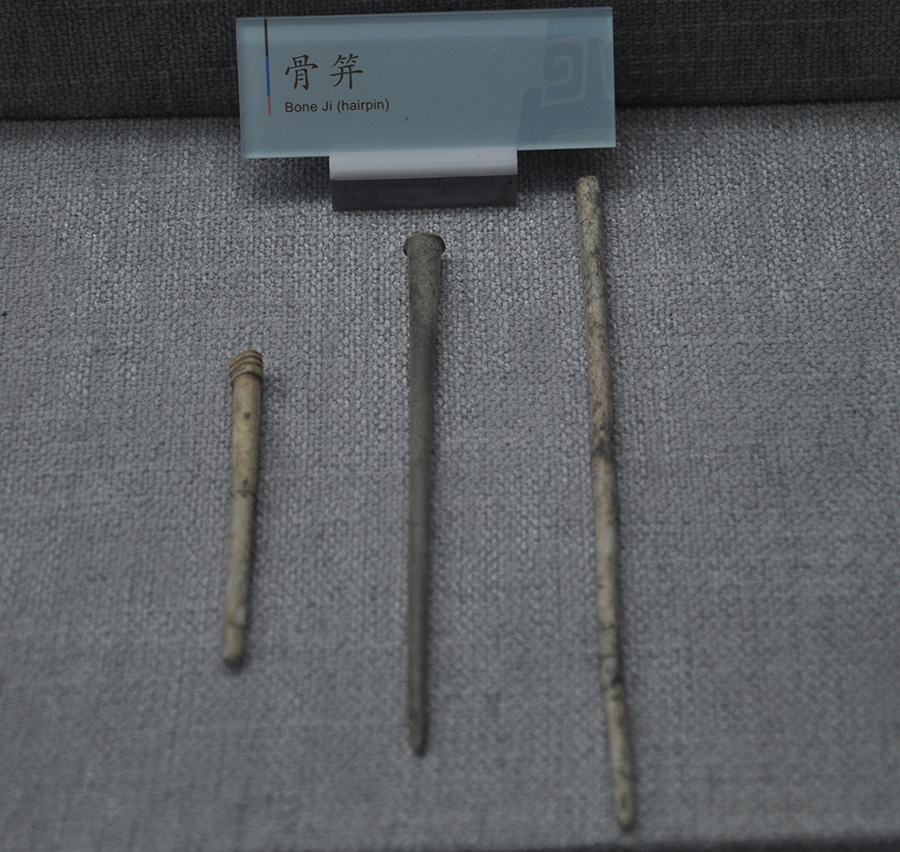 圖為雙堰塘遺址出土的西周時期骨笄，現藏於巫山博物館。