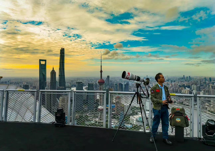 王正坤，首批“重慶城市影像師”，重慶市攝影家協會副主席。中國攝影家協會會員、全國抗震救災優秀攝影家、中國著名高空攝影師、重慶十大攝影家、中國藝術攝影學會會員、中國新聞攝影學會會員。